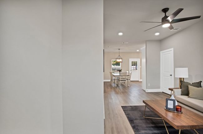 205 E South St, House other with 3 bedrooms, 2 bathrooms and null parking in Itasca TX | Image 34