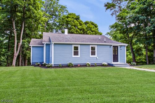 48 Petersburg Rd, Hackettstown, NJ, 07840-4904 | Card Image