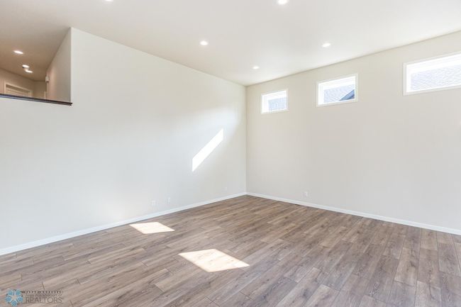 Photos of Previous Model | Image 12