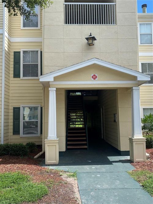 18209-18209 Bridle Club Dr, TAMPA, FL, 33647-1781 | Card Image