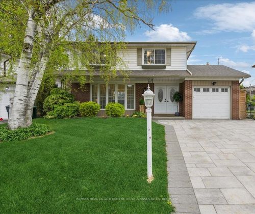 1334 Strathy Ave, Mississauga, ON, L5E2L2 | Card Image
