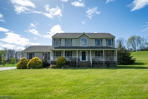 9 Carriage Ln, Hamburg, NJ, 07419-9635 | Card Image
