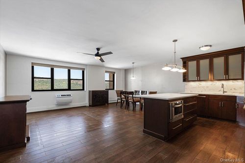 606-1085 Warburton Ave, Yonkers, NY, 10701-1049 | Card Image