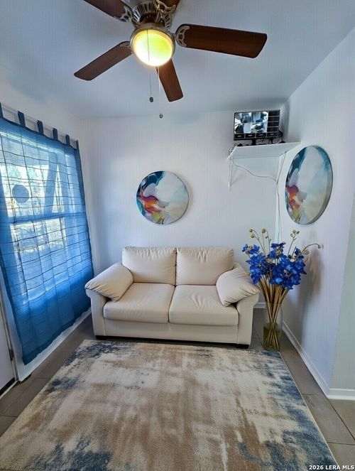 711 S Trinity St, San Antonio, TX, 78207-5450 | Card Image