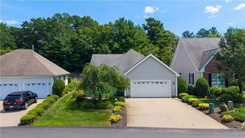 42 Leighas Ln, Coventry, RI, 02816-2803 | Card Image
