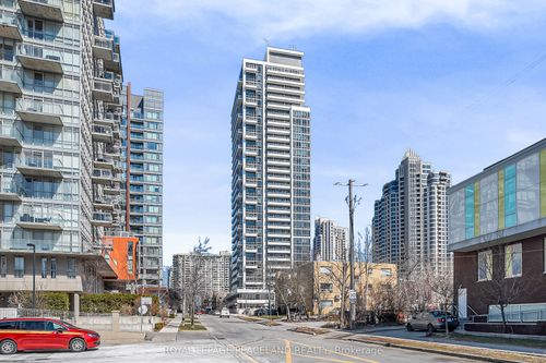 1215-75 Canterbury Pl, North York, ON, M2N0L2 | Card Image