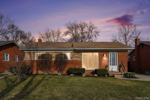 29680 Shackett Ave, Madison Heights, MI, 48071-4424 | Card Image