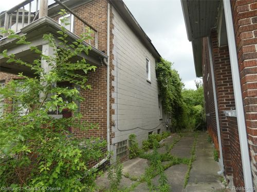 1724 W Grand Blvd, Detroit, MI, 48208-1002 | Card Image