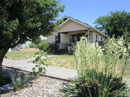 1866 Leroy St, Klamath Falls, OR, 97601-1859 | Card Image