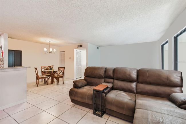 C - 6015 Laketree Lane, Condo with 2 bedrooms, 2 bathrooms and null parking in Temple Terrace FL | Image 4