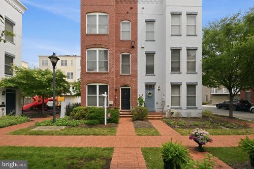 909 3rd Pl Se, WASHINGTON, DC, 20003-3480 | Card Image