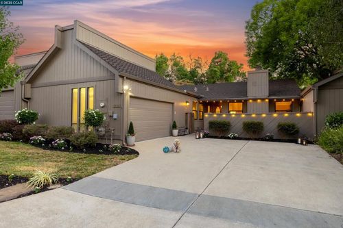 3136 Lippizaner Ln, Walnut Creek, CA, 94598-4607 | Card Image