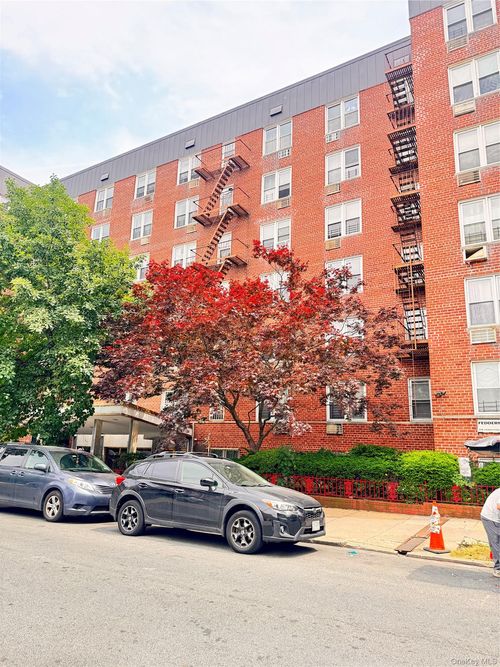 6b-144-24 37 Avenue, New York, NY, 11354 | Card Image