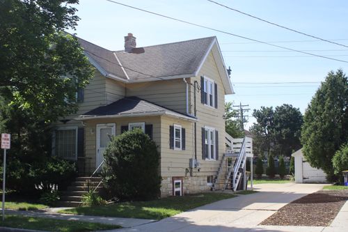 117 Cook St, Waukesha, WI, 53186-4932 | Card Image