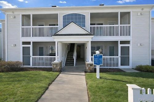 2775 S Knightsbridge Cir, Ann Arbor, MI, 48105-9287 | Card Image