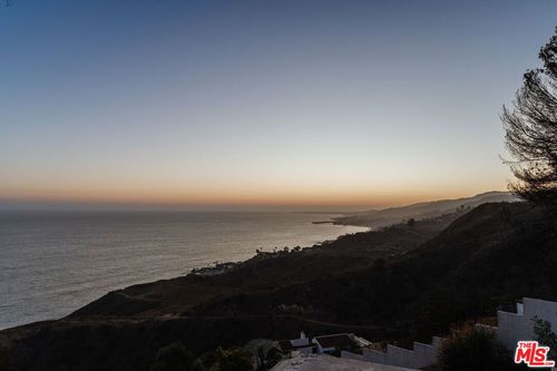 20799 Cool Oak Way, Malibu, CA, 90265-5317 | Card Image