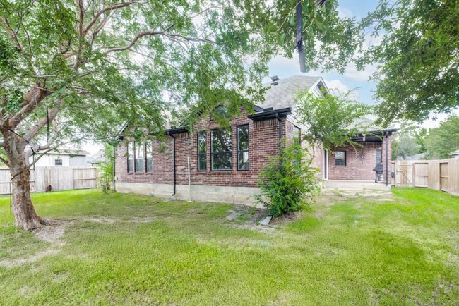 1015 Pine Walk Trl, House other with 4 bedrooms, 3 bathrooms and 2 parking in Spring TX | Image 41