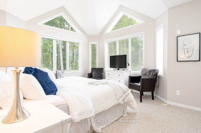 29 Sundial Crt, Condo with 4 bedrooms, 3 bathrooms and 1 parking in Collingwood ON | Image 9