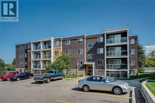 4455 Greenview Dr Ne, Calgary, AB, T2E6M1 | Card Image