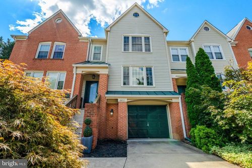 6411 Knapsack Ln, CENTREVILLE, VA, 20121-2327 | Card Image