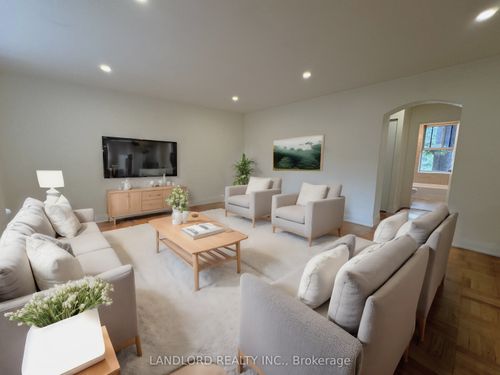 4-2696 Lake Shore Blvd W, Etobicoke, ON, M8V1G8 | Card Image