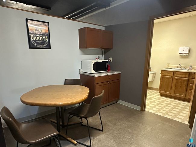 911 Sixth St, Home with 0 bedrooms, 2 bathrooms and null parking in Freeman SD | Image 36