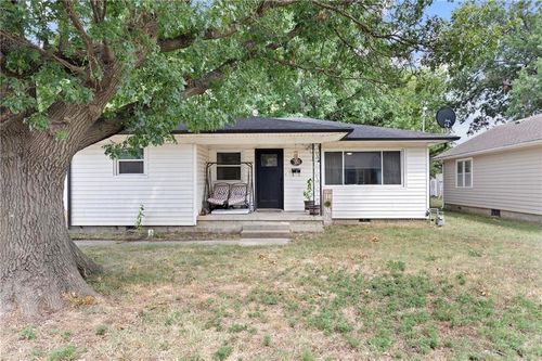 210 Goode Ave, Columbus, KS, 66725-1530 | Card Image