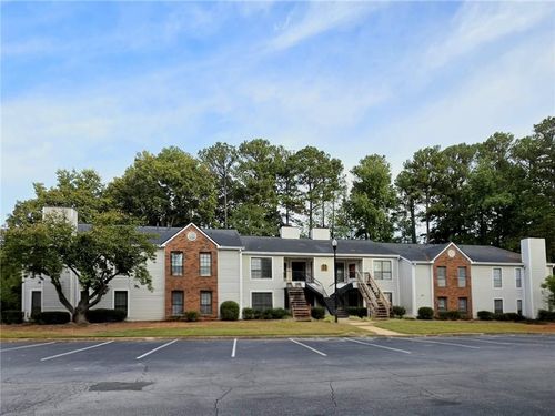 590 Windchase Ln, Stone Mountain, GA, 30083-6303 | Card Image