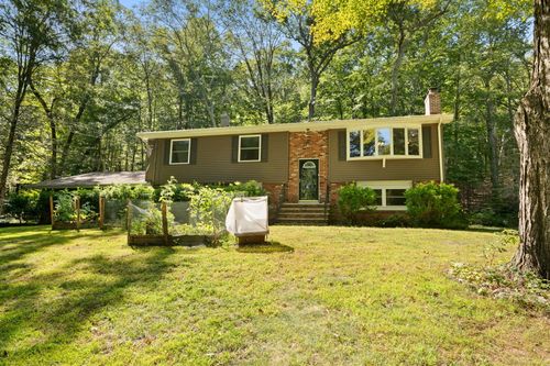 18 Stonybrook Rd, Gales Ferry, CT, 06335-1043 | Card Image