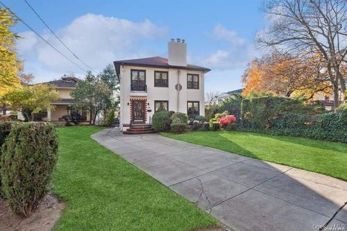56 Floral Pkwy, Floral Park, NY, 11001-3138 | Card Image