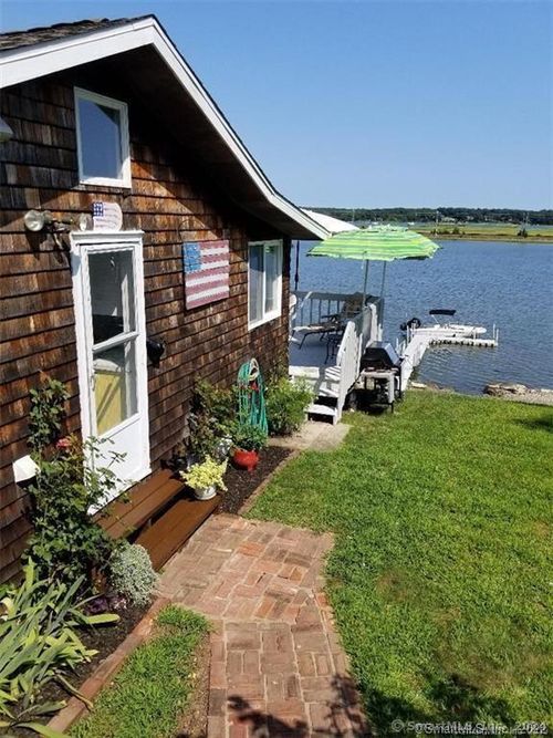 212 Cedar Rd, Mystic, CT, 06355-2171 | Card Image