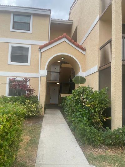 101B3 - 5801 Riverside Dr, Condo with 2 bedrooms, 2 bathrooms and null parking in Coral Springs FL | Image 1