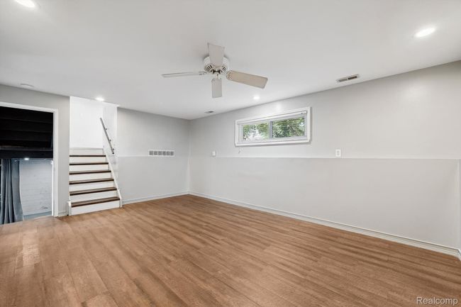 15-31740-Nelson-Dr-Warren-MI-48088-WindowStill-36.jpg | Image 15