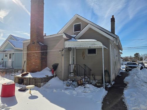 5 Milton St, Hicksville, NY, 11801-2832 | Card Image