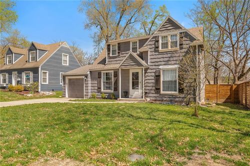 7905 Belleview Ave, Kansas City, MO, 64114-2152 | Card Image