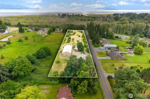 3960 Hoff Rd, Bellingham, WA, 98225-8532 | Card Image