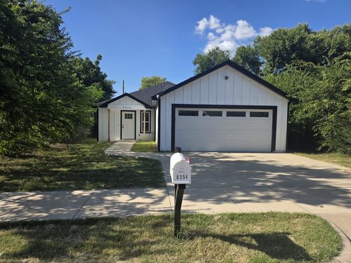 8354 Sussex St, White Settlement, TX, 76108-2722 | Card Image