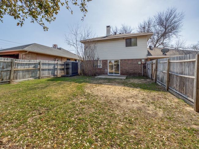 2623 Summertree Dr, House other with 3 bedrooms, 3 bathrooms and null parking in Carrollton TX | Image 18