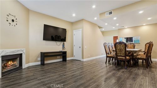 3-14256 Victory Blvd, Van Nuys, CA, 91401-2002 | Card Image