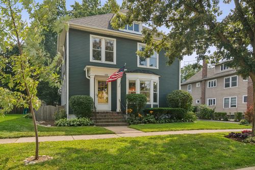 135 Russell St, Barrington, IL, 60010-4309 | Card Image