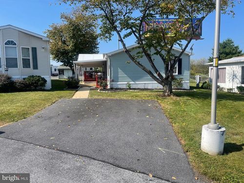 1023 Yarrow Ave, READING, PA, 19605-3328 | Card Image