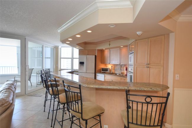 APT-1404 - 1340 S Ocean Blvd, Condo with 2 bedrooms, 2 bathrooms and null parking in Pompano Beach FL | Image 12