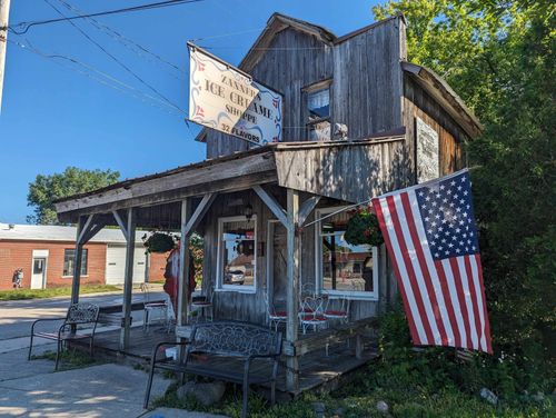 201 E Huron Rd, Au Gres, MI, 48703 | Card Image