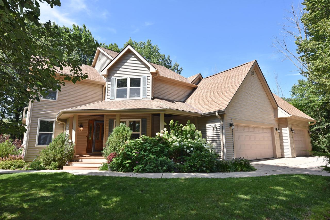High Forest Dr, Cedarburg, WI 53012 #1