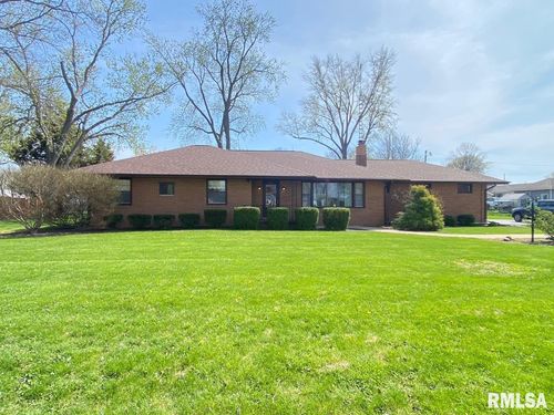 235 W Van Buren St, Greenview, IL, 62642-9527 | Card Image