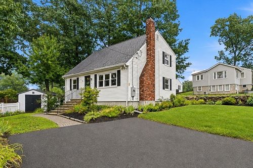 19 Pembroke St, Marlborough, MA, 01752-1318 | Card Image