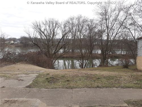 41 Dunbar Ave, Dunbar, WV, 25064-3304 | Card Image