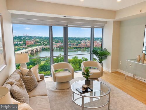 2110-1111 19th St N, ARLINGTON, VA, 22209-1709 | Card Image