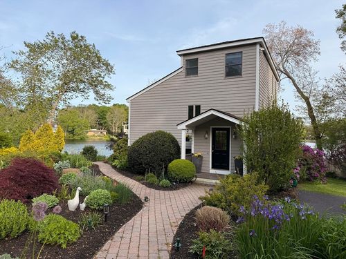 246 Echo Cove Rd, South Hamilton, MA, 01982-1536 | Card Image