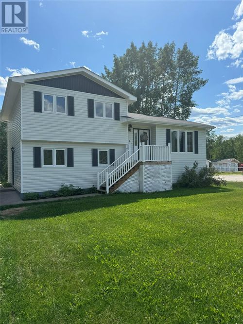 5 Pleasant Ave, Happy Valley-Goose Bay, NL, A0P1C0 | Card Image